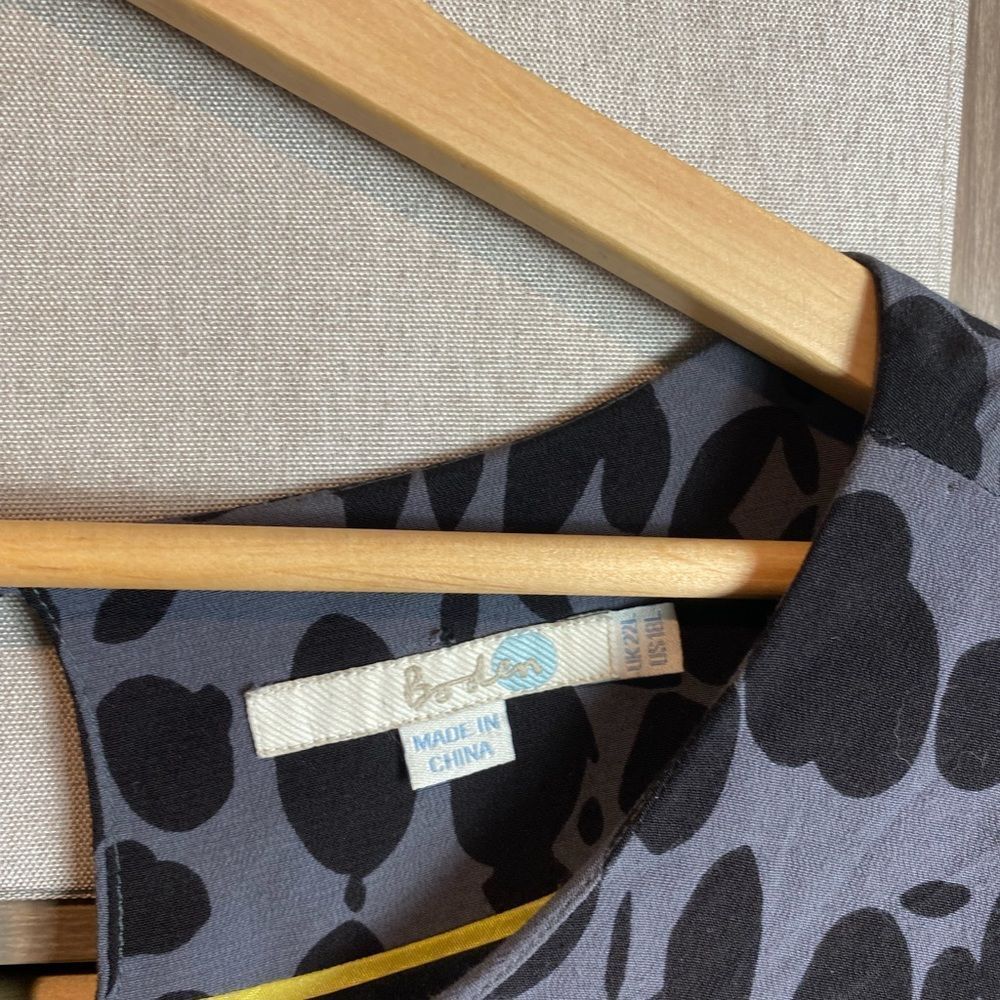 Boden Black and Gray Animal Print Shift Dress - Picture 5 of 6